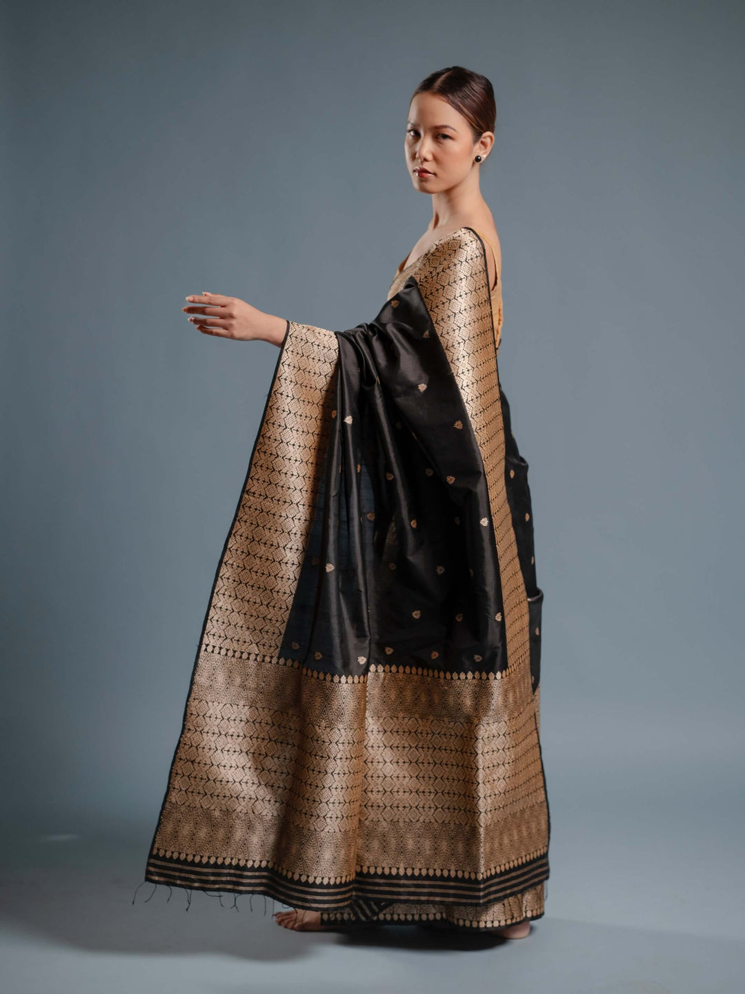 Onyx Paat Silk Mekhela Sador
