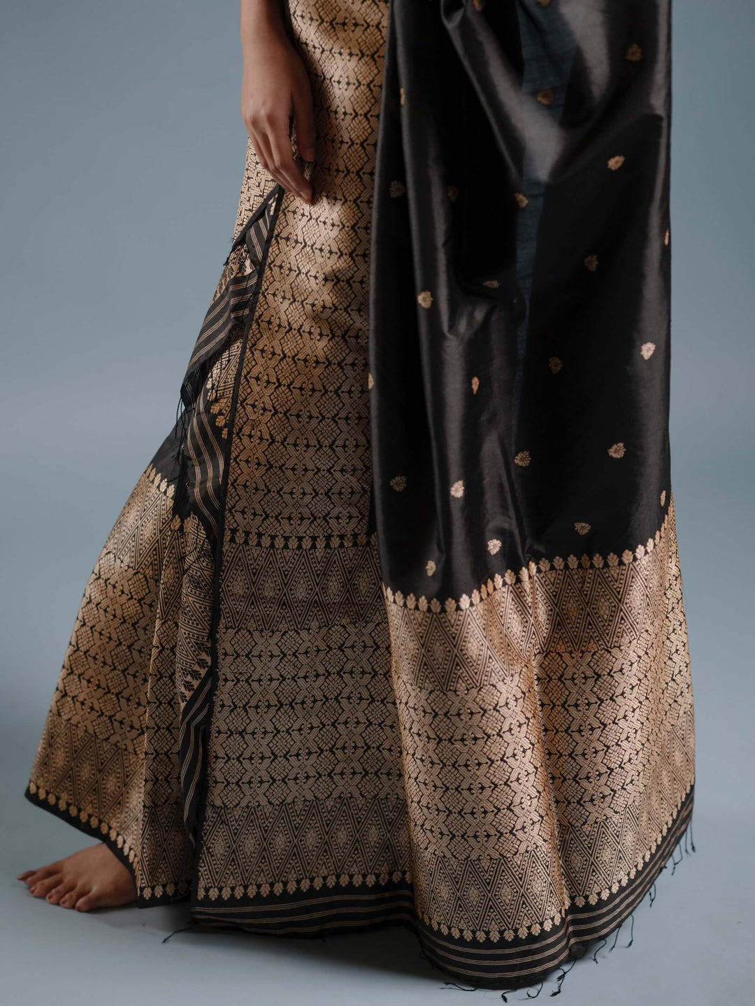 Onyx Paat Silk Mekhela Sador