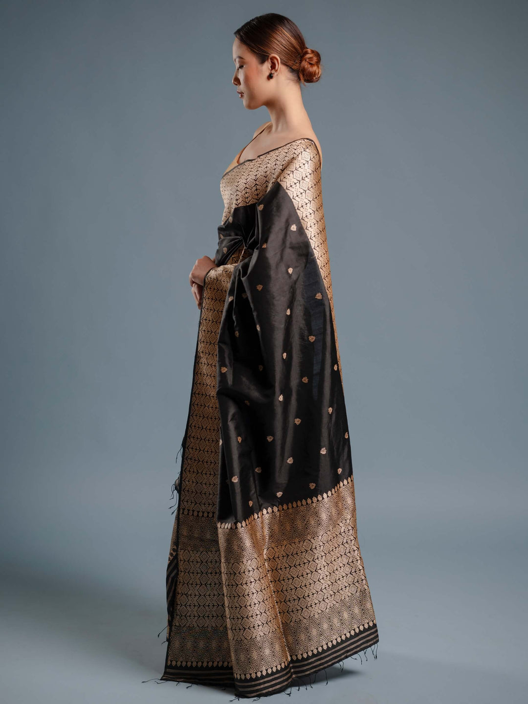 Onyx Paat Silk Mekhela Sador