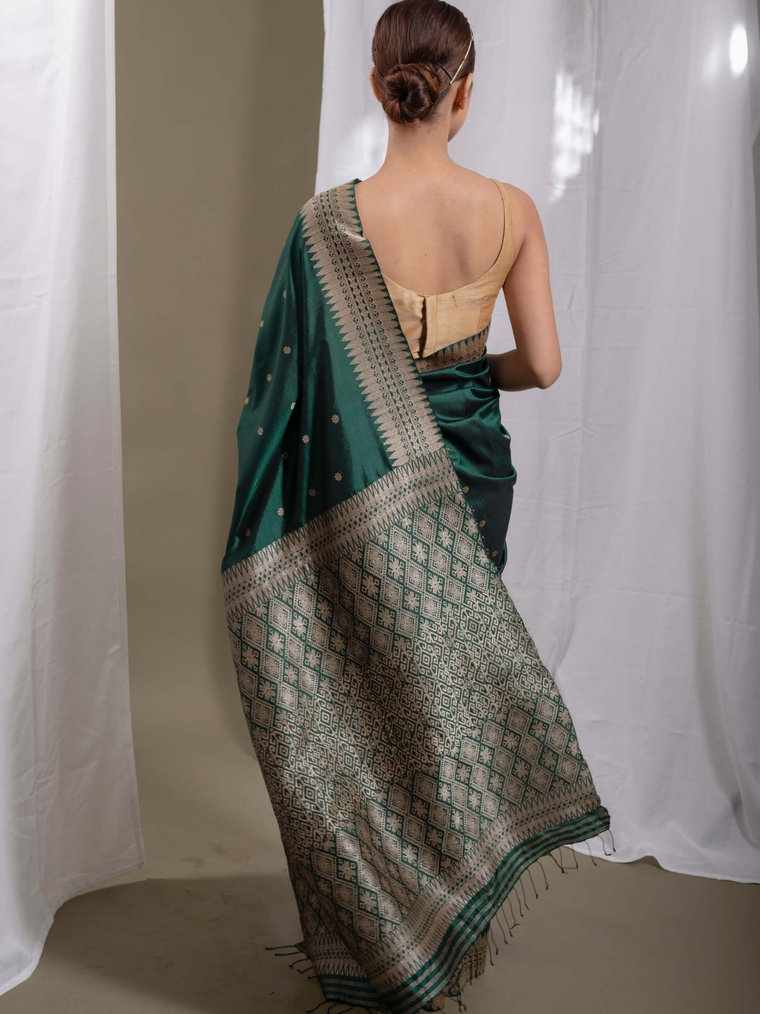 Emerald Green Paat Silk Saree