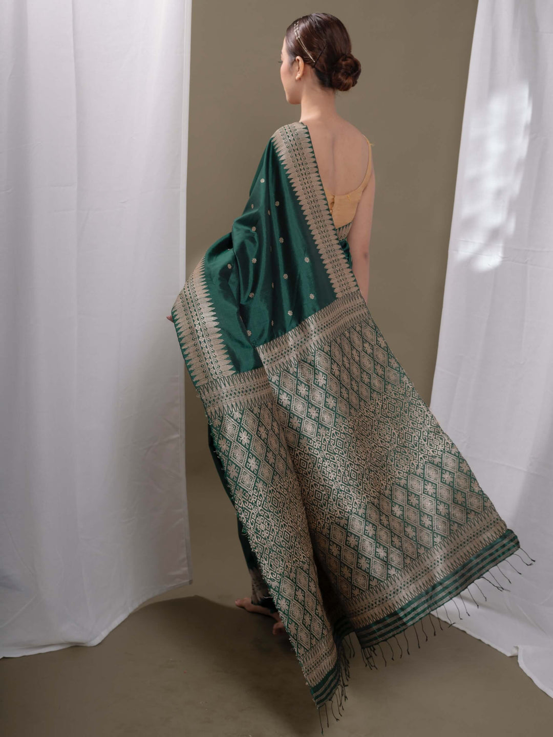 Emerald Green Paat Silk Saree