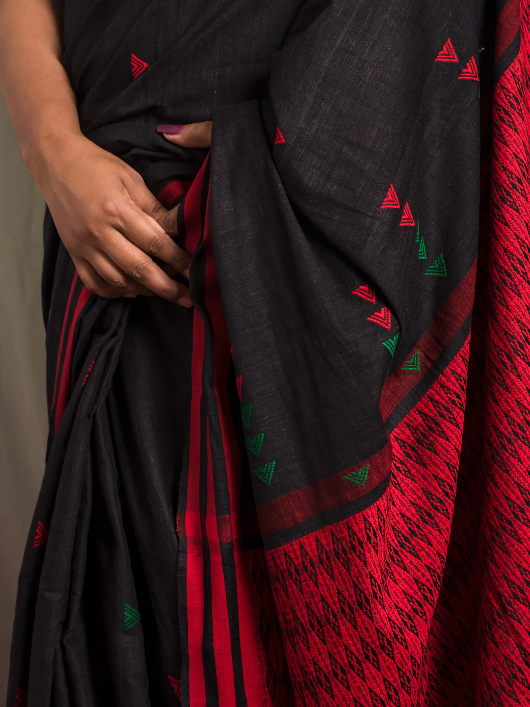 Naga Black-Red Silk Cotton Saree – The Silk Chamber